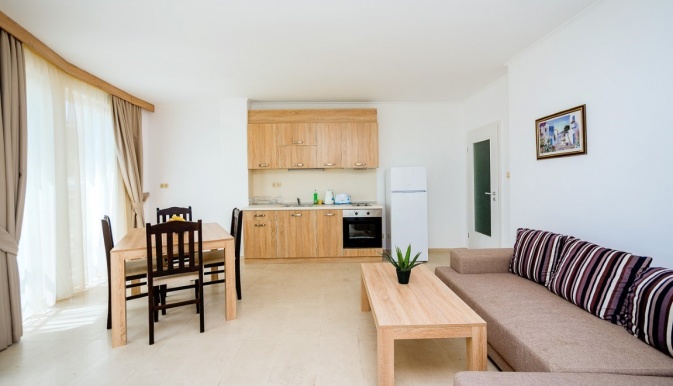 KRISTAL_BEACH_APARTHOTEL_NESSEBAR_BULGARIA_AIR_TOUR_TRAVEL